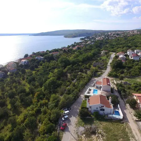 Modern Holiday With Private Pool Near Sea In Jasenice
